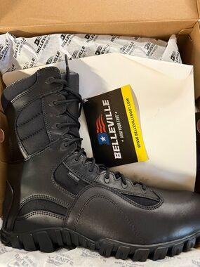 Mens size 12 Belleville Khyber tactical boots side zip/ waterproof
